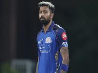 हार्दिक पांड्या आणि मुंबई इंडियन्समध्ये बिनसलं? इन्स्टावर अनफॉलो केलं, MI च्या गोटात काल रात्री असं काही घडलं - Marathi News | IPL 2026, RCB Vs MI, Hardik Pandya: Is there a rift between Hardik Pandya and Mumbai Indians? He unfollowed him on Instagram, something happened during the match against RCB... | Latest cricket News at Lokmat.com