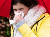 पावसाळ्यात आजारी पडायचं नसेल तर घरात करा ६ गोष्टी, साथीचे आजार देणार नाहीत त्रास! - Marathi News | health care tips for monsoon, how to avoid Contagious, infectious disease in monsoon | Latest sakhi Photos at Lokmat.com