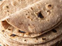 गव्हाची चपाती पौष्टिक होण्यासाठी पिठात कालवा ५ पदार्थ, १ सोपी ट्रिक- चपाती होईल मऊसुत- टम्म फुगेल.. - Marathi News | How to make wheat chapati soft and fluffy Best tips for making soft roti at home Nutritious chapati recipe for daily diet | Latest sakhi Photos at Lokmat.com