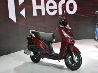 2027 पर्यंत पेट्रोलवरील दुचाकींची विक्री बंद होणार? Hero ची मागणी - Marathi News | sale of two-wheelers on petrol be stopped by 2027? Hero electric MD Naveen Munjal's demand | Latest auto Photos at Lokmat.com
