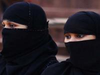 'या' देशांमध्ये हिजाब घालण्यास आहे सक्त मनाई, नियमांचे उल्लंघन केल्यास होईल दंडात्मक कारवाई! - Marathi News | wearing hijab is strictly prohibited in these countries of the world | Latest international Photos at Lokmat.com