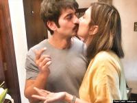 हितेन तेजवानी आणि गौरी प्रधानचे रोमँटिक फोटो तुम्ही पाहिले का? - Marathi News | Hiren Tejwani romantic picture with wife Gauri Pradhan PSC | Latest filmy Photos at Lokmat.com
