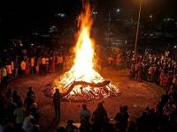 Holi Pornima: 'होळी' का पेटवतात?, जाणून घ्या फाल्गुन शुद्ध पौर्णिमेची दंतकथा - Marathi News | holi Pornima: Why do people light 'Holi'? do you know holika | Latest mumbai Photos at Lokmat.com