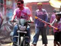 Holi 2021: होळीच्या रंगापासून 'अशी' ठेवा आपली गाडी सुरक्षित; पाहा, काही सोप्या टिप्स - Marathi News | holi 2021 know about some easy 5 tips for protect your bike car and vehicle from holi colours | Latest auto Photos at Lokmat.com