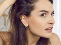 हिवाळा सुरू होताच केस गळणं वाढलं? 'हा' सोपा उपाय महिनाभर करा, केस गळणं बंद होईल - Marathi News | home hacks to control hair loss, how to get rid of hair fall, home remedies for thick and strong hair | Latest sakhi Photos at Lokmat.com