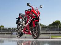 Honda CBR650R 2022: Honda ने भारतात लॉन्च केली नवीन CBR650R, जाणून घ्या किंमत आणि फीचर्स - Marathi News | Honda Motorcycle | New honda 2022 CBR650R launched in India, know price and all features | Latest auto Photos at Lokmat.com