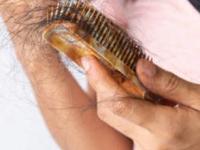 केसांचं गळणं पाहून टेन्शन येतंय? बघा काय खायचं आणि केसांना काय लावायचं, केस गळणं बंद - Marathi News | 7 home hacks to stop hair fall, how to control hair loss, 7 hair care tips for strong hair | Latest sakhi Photos at Lokmat.com