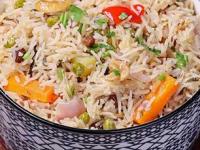 पुलाव, बिर्याणी ओलसर होते, चिकट, गचका होऊन लगदाच होतो? ५ टिप्स - प्रत्येक दाणा दिसेल मोकळा,सुटसुटीत... - Marathi News | How to cook pulav & biryani without making it sticky how to prevent rice from sticking | Latest sakhi Photos at Lokmat.com