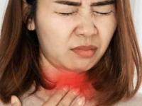 Winter Care: सर्दीमुळे घसा दुखतोय- आवाज बसला? सोपा घरगुती उपाय- काही मिनिटांत आराम मिळेल - Marathi News | home hacks for throat pain, how to get relief from throat pain, use of lemon to get rid of sore throat | Latest sakhi Photos at Lokmat.com