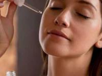 Skin Care: हिवाळ्यासाठी घरीच तयार करा नाईट क्रिम, थंडीत त्वचा कोरडी होणारच नाही - Marathi News | home made night cream for winter, how to get rid of dry skin in winter season, how to use glycerine for skin | Latest sakhi Photos at Lokmat.com