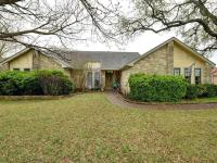 कोट्यवधीमध्ये विकलं जातंय हे घर, पण लोक म्हणताहेत घाणेरडं आहे घर, कसं ते बघा! - Marathi News | Ugly house for sale in Texas | Latest social-viral Photos at Lokmat.com