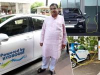 Hydrogen Cars Vs Electric Cars: इलेक्ट्रिक कारपेक्षा हायड्रोजन कार चांगली आहे का? जाणून घ्या, वैशिष्ट्ये आणि फायदे - Marathi News | know about which car is best for eco friendly hydrogen car or electric car | Latest auto Photos at Lokmat.com