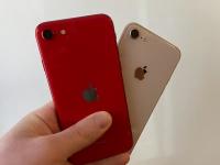 आनंदाची बातमी: कमी किंमतीत येणार नवा iPhone; ३५ हजार रुपये असेल किंमत, लॉन्च कधी होणार? - Marathi News | Good news the new iPhone will be cheaper The price will be 35 thousand rupees when will be iphone se 4launched | Latest tech Photos at Lokmat.com