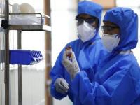 coronavirus : है तैय्यार हम... हल्ल्यात जखमी झालेल्या 'डॉक्टर' देशसेवेसाठी पुन्हा रुग्णालयात - Marathi News | coronavirus: Hai Tayyar Hum ... Doctor injured in attack again at hospital of indore in case of corona | Latest national Photos at Lokmat.com