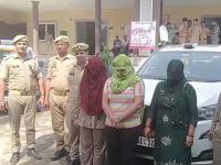 आलिशान गाडी अन् ५५ लाख, 'मॅडम कलेक्टर'चा पर्दाफाश; नोकरीच्या नावाखाली तरुणांना फसवलं - Marathi News | bareilly fake ias lady 55 lakh bank balance luxury suv fraud story | Latest crime News at Lokmat.com