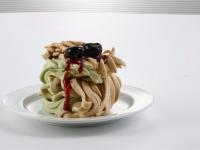 आइस्क्रिम मेकओव्हर करतय. दिल्लीत मिळणार्या आइस्क्रिम नूडल्सविषयी ऐकलय का तुम्ही? - Marathi News | Can You imagine you eat ice cream like noodles. Icecream noodles avaliable in Delhi | Latest food Photos at Lokmat.com