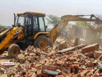 ठाण्यातील दोस्ती कम्पाउंडमधील ८ इमारतींचे पाडकाम सुरू; दीड हजार रहिवाशांचा आक्रोश - Marathi News | Demolition of 8 buildings in Dosti Compound, Thane begins; 1500 residents protest | Latest thane News at Lokmat.com