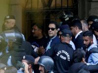 PHOTOS : खंबीर राहा...! इम्रान खान यांना अटक अन् पाकिस्तानी खेळाडू 'मैदानात' - Marathi News | Former Pakistan Cricket Team Captain and Prime Minister Imran Khan has been arrested for corruption and Wasim Akram and Shaheen Afridi have posted in support of him | Latest international Photos at Lokmat.com