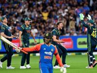 ऑस्ट्रेलियानं ८० चेंडूत संपवला भारताविरुद्धचा सामना! 'पॉवर प्ले'मध्ये हेजलवूडचा जलवा, अभिषेक शर्मा एकटाच लढला! - Marathi News | IND VS AUS 2nd T20I Australia have defeated India by four wickets in the second T20I at the Melbourne Cricket Ground Lead 1-0 In 5 Match T 20 Series | Latest cricket News at Lokmat.com ऑस्ट्रेलियानं ८० चेंडूत संपवला भारताविरुद्धचा सामना! 'पॉवर प्ले'मध्ये हेजलवूडचा जलवा, अभिषेक शर्मा एकटाच लढला! - Marathi News | IND VS AUS 2nd T20I Australia have defeated India by four wickets in the second T20I at the Melbourne Cricket Ground Lead 1-0 In 5 Match T 20 Series | Latest cricket News at Lokmat.com