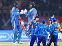 IND vs SA 3rd T20I : टीम इंडियानं मॅच जिंकत दक्षिण आफ्रिकेला टाकले मागे; पण सूर्या-गिल पुन्हा फेल! - Marathi News | India Won 3rd T20I Against South Africa And Take Lead 2-1 In 5 Matches T20 Series Surya Kumar Yadav Shubhman Gill Flop | Latest cricket News at Lokmat.com IND vs SA 3rd T20I : टीम इंडियानं मॅच जिंकत दक्षिण आफ्रिकेला टाकले मागे; पण सूर्या-गिल पुन्हा फेल! - Marathi News | India Won 3rd T20I Against South Africa And Take Lead 2-1 In 5 Matches T20 Series Surya Kumar Yadav Shubhman Gill Flop | Latest cricket News at Lokmat.com