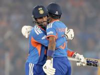 IND vs SA 5th T20I : तिलक वर्मा- हार्दिक पांड्यानं धु धु धुतलं! भारतीय संघानं उभारला धावांचा डोंगर - Marathi News | IND vs SA 5th T20I Tilak Varma Hardik Pandya Fifty Team India Set 232 Target For South Africa | Latest cricket News at Lokmat.com