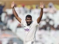 Jasprit Bumrah Record : बुमराहचा मोठा पराक्रम! ५ विकेट्सचा डाव साधत सेट केला नवा विक्रम - Marathi News | IND vs SA Eden Gardens Test Record Breaking Jasprit Bumrah Equal Dale Steyn And Ishant Sharma Record | Latest cricket News at Lokmat.com