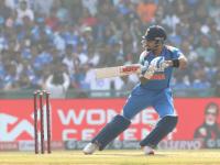 Virat Kohli Century : किंग कोहलीचा 'शतकी रोमान्स'! रायपूरच्या मैदानातही विक्रमांची 'बरसात' - Marathi News | IND vs SA Virat Kohli Smashed Back To Back Century vs South Africa At Raipur And Set Multiple Records | Latest cricket News at Lokmat.com