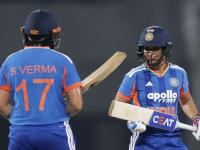 IND W vs SL W T20I : शफालीची वादळी खेळी! विजयी हॅटट्रिकसह टीम इंडियाचा मालिकेवर कब्जा; हरमनप्रीतनंही रचला इतिहास - Marathi News | IND W vs SL W India Women Beat Sri Lanka Women By 8 Wickets In Third T20I Take 3-0 Lead And Claim Series Won Shafali Verma Blitz Powers After Renuka And Deepti Sharma | Latest cricket News at Lokmat.com