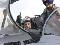 India China Standoff : चीनचा सामना करायला पुढच्याच महिन्यात येतंय राफेल, 'हे' बलाढ्य मित्र भारताला देणार घातक शस्त्रास्त्र - Marathi News | india china standoff indias allies pitching in with weapons ammunition | Latest national Photos at Lokmat.com