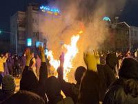 ‘तातडीने इराण सोडा, मिळेल त्या वाहनाने बाहेर पडा’, भारतीय दूतावासाने आपल्या नागरिकांना सूचना - Marathi News | ‘Leave Iran immediately, use any available means of transport’, Indian embassy advises its citizens | Latest national News at Lokmat.com