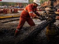 थारच्या वाळवंटातून कच्च तेल उत्पादनात विक्रमी वाढ; भारताचे आयातीवरील अवलंबित्व कमी होणार? - Marathi News | Oil India Ltd Records 70% Growth in Crude Oil Production from Rajasthan’s Thar Desert | Latest business News at Lokmat.com