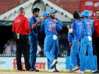 पहिल्या वनडेत भारताने लोळवलं,ऑस्ट्रेलियावर दणदणीत विजय - Marathi News | India thrashed in the first ODI, Australia's winning sound | Latest cricket Photos at Lokmat.com