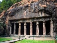 भारतातील ५ ऐतिहासिक गुहा; 'या' ठिकाणांच सौंदर्य तुमच्याही मनाला पाडेल भुरळ! - Marathi News | 5 historical caves in India; The beauty of these places will captivate your mind too! | Latest travel Photos at Lokmat.com