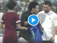 VIDEO : क्रिकेटचा 'देव' सचिन आणि फुटबॉलचा 'जादूगार' मेस्सीची ग्रेट भेट; खास गिफ्ट अन् बरंच काही - Marathi News | Lionel Messi Meets Sachin Tendulkar At Wankhede Stadium God Of Cricket Gifts Indian Cricket Jersey With His Name On It To Football Legend Watch Video | Latest cricket News at Lokmat.com VIDEO : क्रिकेटचा 'देव' सचिन आणि फुटबॉलचा 'जादूगार' मेस्सीची ग्रेट भेट; खास गिफ्ट अन् बरंच काही - Marathi News | Lionel Messi Meets Sachin Tendulkar At Wankhede Stadium God Of Cricket Gifts Indian Cricket Jersey With His Name On It To Football Legend Watch Video | Latest cricket News at Lokmat.com