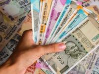 Currency Printing cost: १० रुपयांपासून २००० रुपयांच्या नोटेच्या छपाईसाठी किती होतो खर्च? जाणून व्हाल अवाक् - Marathi News | Currency Printing cost How much does it cost to print a note of Rs 10 to Rs 2000 know printing cost government of india | Latest business Photos at Lokmat.com