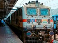 भारतीय रेल्वेने चीन, ब्रिटन, अमेरिका यासारख्या देशांनाही टाकलं मागे; कामगिरी पाहून कराल सलाम - Marathi News | railways indian railways achieved 98 persent electrification ahead china uk usa | Latest business Photos at Lokmat.com