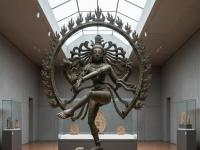 तामिळनाडूतील मंदिरातून चोरी झालेल्या...अमेरिका 'त्या' तीन प्राचीन कांस्य मूर्ती परत देणार - Marathi News | America will return 'those' three ancient bronze idols stolen from a temple in Tamil Nadu | Latest national Photos at Lokmat.com