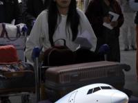 दिवाळी धमाका! 'या' कंपनीची फ्लाइंग कनेक्शन्स सेल; फक्त २००० रुपयांमध्ये करा हवाई प्रवास - Marathi News | Indigo Diwali Sale 2025 Flight Tickets from ₹2,390 for Domestic and International Travel | Latest business Photos at Lokmat.com