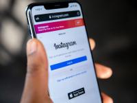 Instagram अकाउंट अचानक बॅन झालंय? घाबरू नका! 'या' सोप्या ट्रिकने मिनिटांत होईल रिकव्हर - Marathi News | Instagram account suddenly banned? Don't panic! With this simple trick, you can recover it in minutes | Latest tech News at Lokmat.com