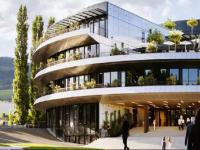 जगातील सगळ्यात महागडी शाळा; वर्षाची फी तब्बल १,१३,७३,७८० रुपये! आहे तरी कुठे नक्की? - Marathi News | The most expensive school in the world, with an annual fee of Rs 1,13,73,780! But where exactly is it? | Latest jarahatke Photos at Lokmat.com