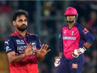 RR vs RCB : 'छोटा पॅक बडा धमाका' की, स्विंगचा किंग पुन्हा ठरणार भारी! वैभव पलटवार करणार? - Marathi News | IPL 2026 RR vs RCB Live Bhuvneshwar Kumar vs Vaibhav Suryavanshi Who Will Win Today IPL Match | Latest cricket News at Lokmat.com RR vs RCB : 'छोटा पॅक बडा धमाका' की, स्विंगचा किंग पुन्हा ठरणार भारी! वैभव पलटवार करणार? - Marathi News | IPL 2026 RR vs RCB Live Bhuvneshwar Kumar vs Vaibhav Suryavanshi Who Will Win Today IPL Match | Latest cricket News at Lokmat.com