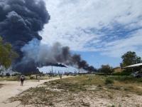 ही कसली सीझफायर? लावन रिफायनरीनंतर सिर्री बेटही स्फोटांनी हादरले; तेलाच्या साठ्यांवर हल्ले? - Marathi News | What kind of ceasefire is this? After Lavan refinery, Sirri Island also shook with explosions; Attacks on oil reserves? | Latest international News at Lokmat.com