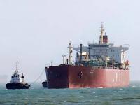 इराणचे जहाज अचानक गुजरातच्या किनाऱ्यावर! भारतीय रिफायनरींचा तेल खरेदीस नकार; काय आहे नेमके कारण? - Marathi News | Iranian ship suddenly lands on Gujarat coast! Indian refineries refuse to buy oil; What is the exact reason? | Latest international News at Lokmat.com इराणचे जहाज अचानक गुजरातच्या किनाऱ्यावर! भारतीय रिफायनरींचा तेल खरेदीस नकार; काय आहे नेमके कारण? - Marathi News | Iranian ship suddenly lands on Gujarat coast! Indian refineries refuse to buy oil; What is the exact reason? | Latest international News at Lokmat.com