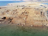 City Under River: इराकच्या टायग्रिस नदीखाली सापडले 3400 वर्षे जुने शहर, चकीत करणारी माहिती आली समोर... - Marathi News | City Under River: A 3400 year old city found under the Tigris River in Iraq, shocking information came to light | Latest jarahatke Photos at Lokmat.com