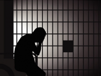 देशातील ७०% कैदी अजूनही दोषी नाहीत, केवळ ८% जणांनाच मिळाली कायदेशीर मदत - Marathi News | 70% of the country's prisoners are still not guilty, only 8% have received legal assistance | Latest national News at Lokmat.com