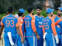 वारंवार सांगूनही ऐकेना, शेवटी चाहत्याचा मोबाईल हिसकावला आणि..., भारताच्या स्टार क्रिकेटपटूचं धक्कादायक कृत्य - Marathi News | Despite repeated requests, he did not listen, finally snatched the fan's mobile phone and..., shocking act of India's star cricketer jasprit bumrah | Latest cricket News at Lokmat.com वारंवार सांगूनही ऐकेना, शेवटी चाहत्याचा मोबाईल हिसकावला आणि..., भारताच्या स्टार क्रिकेटपटूचं धक्कादायक कृत्य - Marathi News | Despite repeated requests, he did not listen, finally snatched the fan's mobile phone and..., shocking act of India's star cricketer jasprit bumrah | Latest cricket News at Lokmat.com