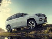 70 पेक्षा जास्त सेफ्टी फिचर्स! फॉर्च्युनरला टक्कर देण्यासाठी आली नवीन SUV, किंमत किती..? - Marathi News | Jeep Meridian: Over 70 Safety Features, 9 Gears and More | Latest auto Photos at Lokmat.com