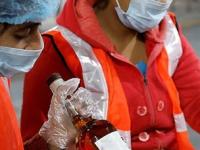 प्रसिद्ध व्हिस्की कंपनीने अचानक उत्पादन केले बंद! तब्बल १ हजार कर्मचाऱ्यांचे भविष्य टांगणीला - Marathi News | Jim Beam Production Halt Why Suntory Global Spirits is Suspending Whiskey Output for a Year | Latest business News at Lokmat.com