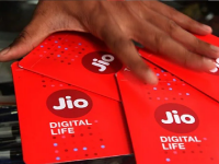 Jio ची दिवाळी भेट! 'हा' इंटरनेट प्लॅन झाला खूपच स्वस्त, फक्त 101 रुपयांत मिळेल अनलिमिटेड 5G डेटा - Marathi News | jio offers unlimited 5g data with rs 101 recharge plan on diwali 2024 | Latest business Photos at Lokmat.com