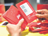 पूर्वीपेक्षाही कमी किमतीत खरेदी करा Reliance Jio चे प्रीपेड प्लॅन, जाणून घ्या संपूर्ण प्रोसेस - Marathi News | Buy Reliance Jio's prepaid plan at a lower price than before, know how to recharge at old price | Latest tech Photos at Lokmat.com